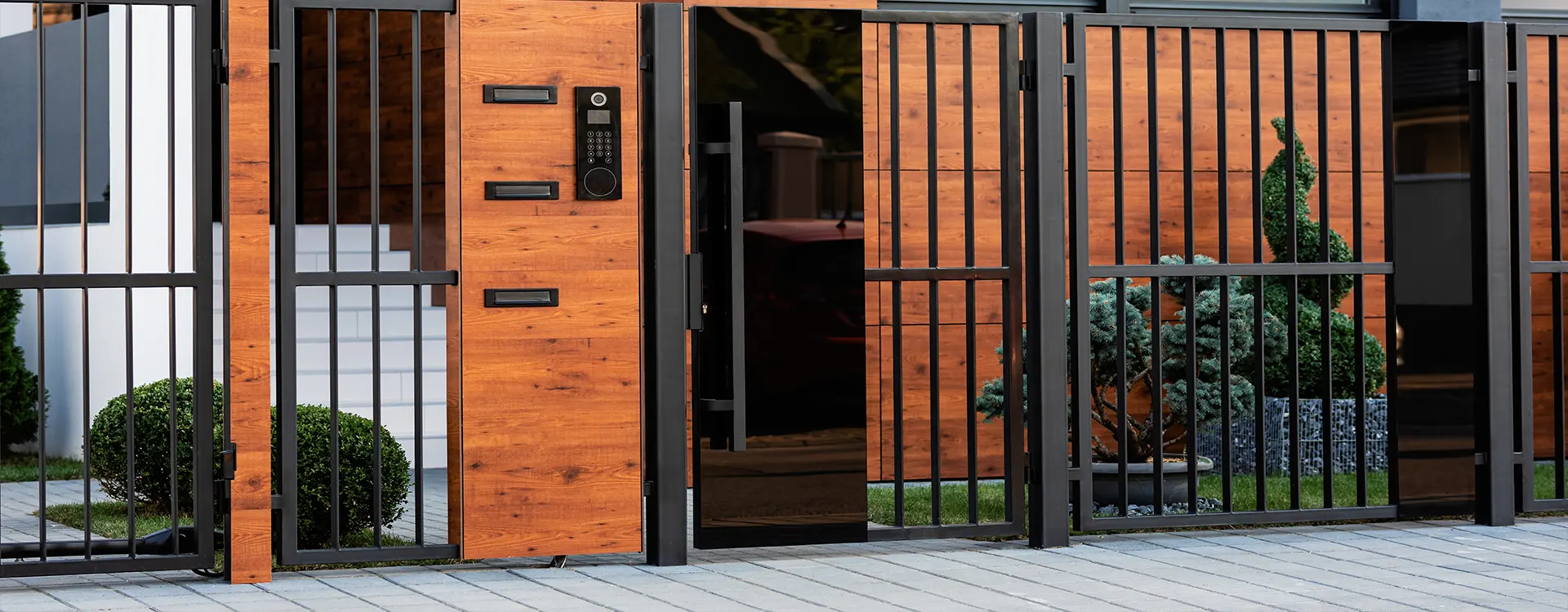 maintenance-free fencing solutions aluminum panels and entrance system